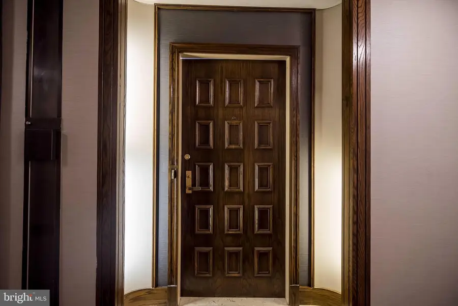 1300 Crystal Dr #1301s, Arlington, VA 22202 - Image #2