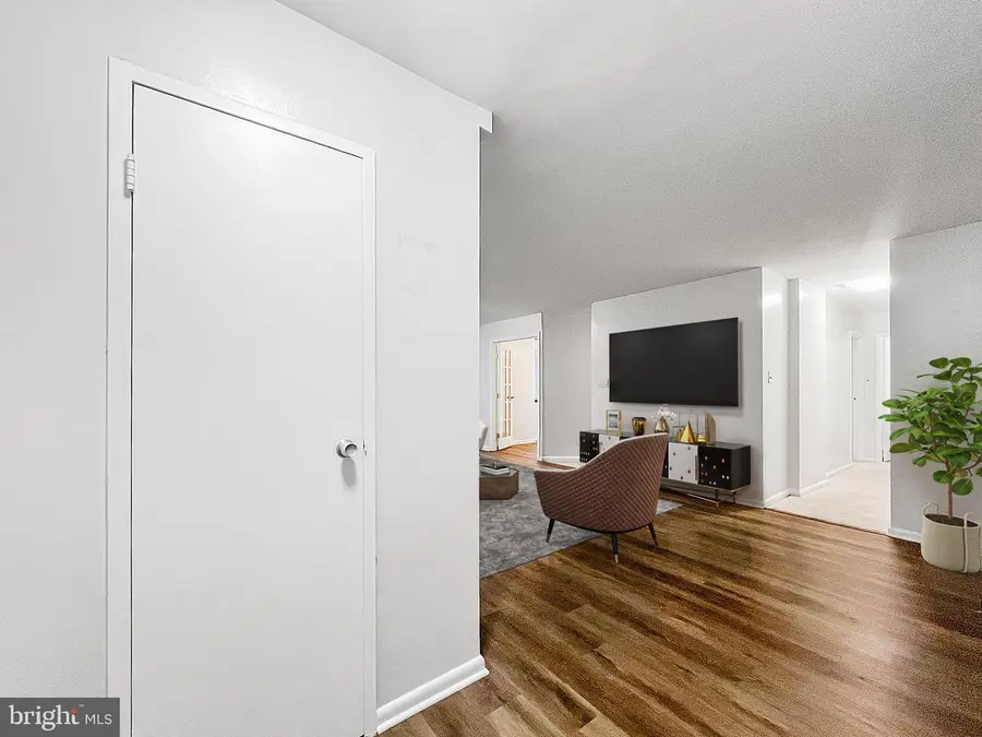 4390 Lorcom Ln #512, Arlington, VA 22207 - Image #3