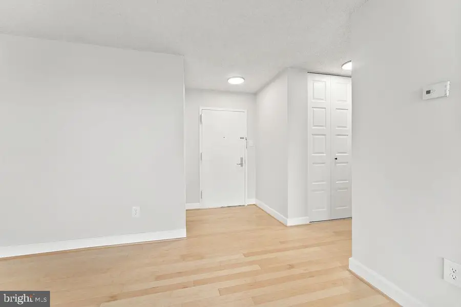 4500 S Four Mile Run Dr #1113, Arlington, VA 22204 - Image #2