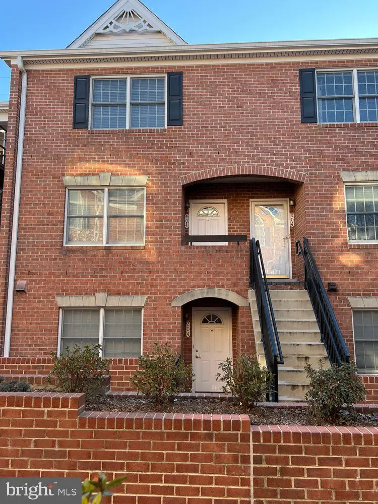 6924 Fairfax Dr #404, Arlington, VA 22213 - #1