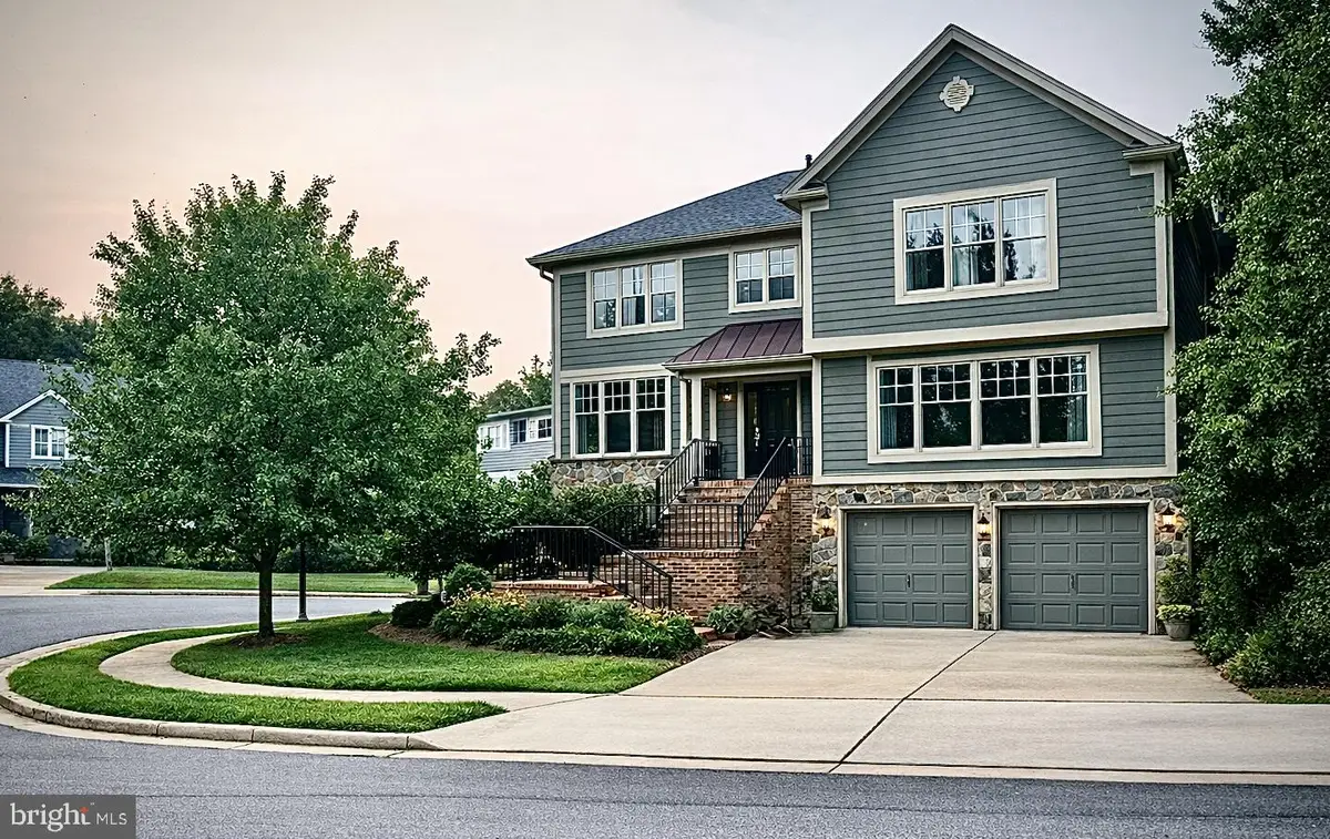 6907 30th St N, Arlington, VA 22213 - #1