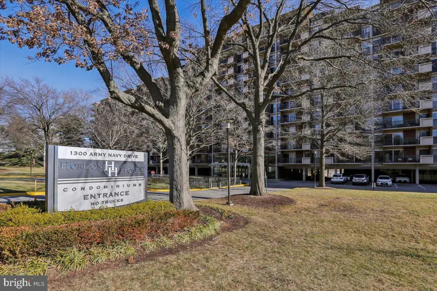 1300 Army Navy Dr #106, Arlington, VA 22202 - #2