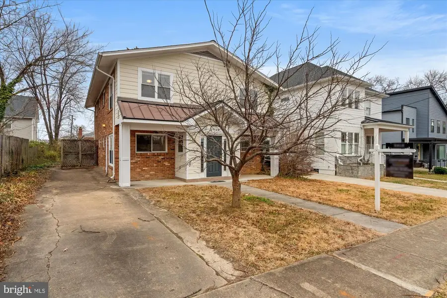 2709 12th St S, Arlington, VA 22204 - Image #2