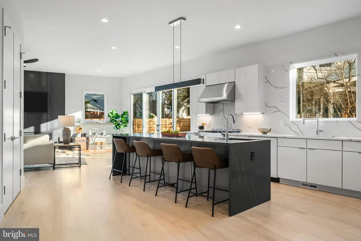 4810 3rd St N, Arlington, VA 22203 - Image #1