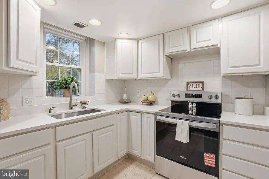 3059 S Buchanan St #b1, Arlington, VA 22206 - Image #2