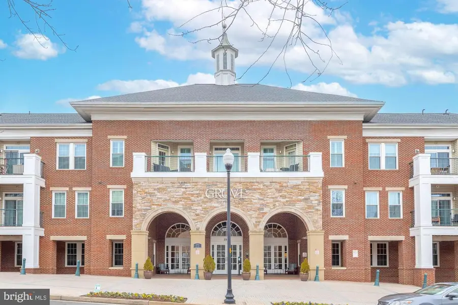 2055 26th St S #5-207, Arlington, VA 22206 - Image #2