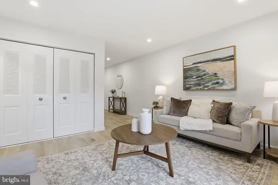 1020 N Stafford St #202, Arlington, VA 22201 - #3