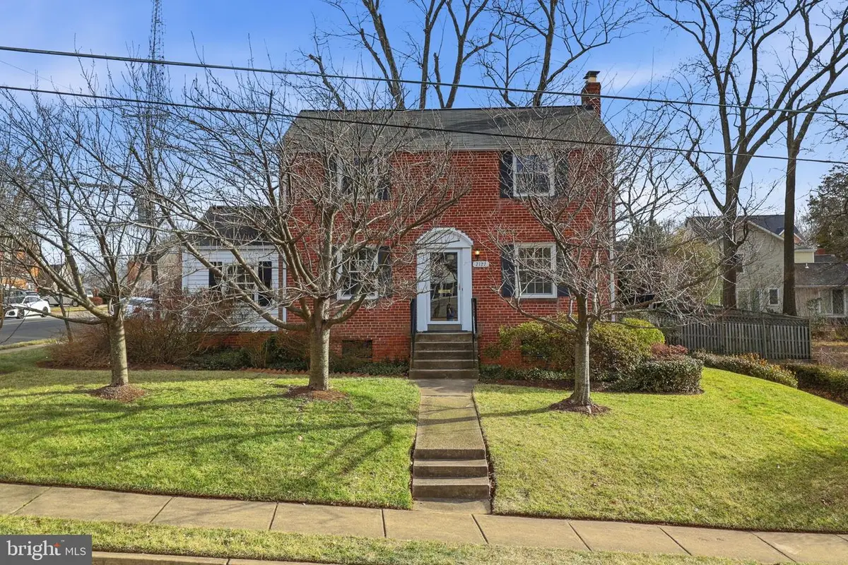 2127 Patrick Henry Dr, Arlington, VA 22205 - #1