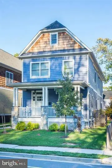 1919 N George Mason Dr N, Arlington, VA 22207 - Image #1