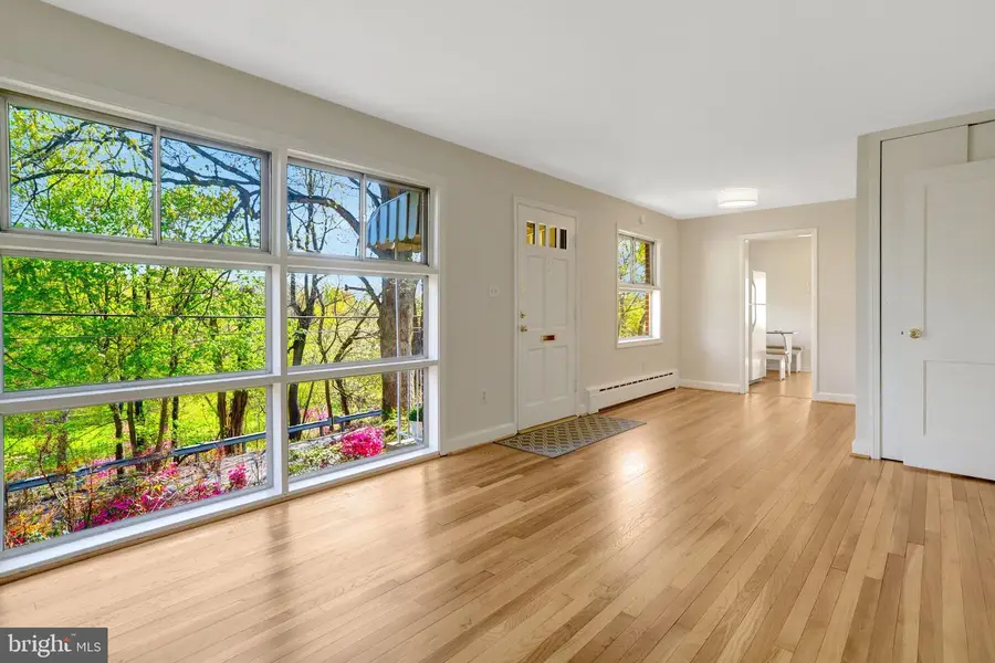 908 N Arlington Mill Dr, Arlington, VA 22205 - #2