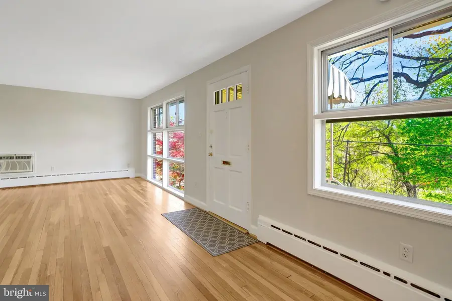 908 N Arlington Mill Dr, Arlington, VA 22205 - #3