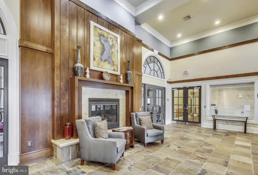 2465 Army Navy Dr #1-405, Arlington, VA 22206 - Image #3