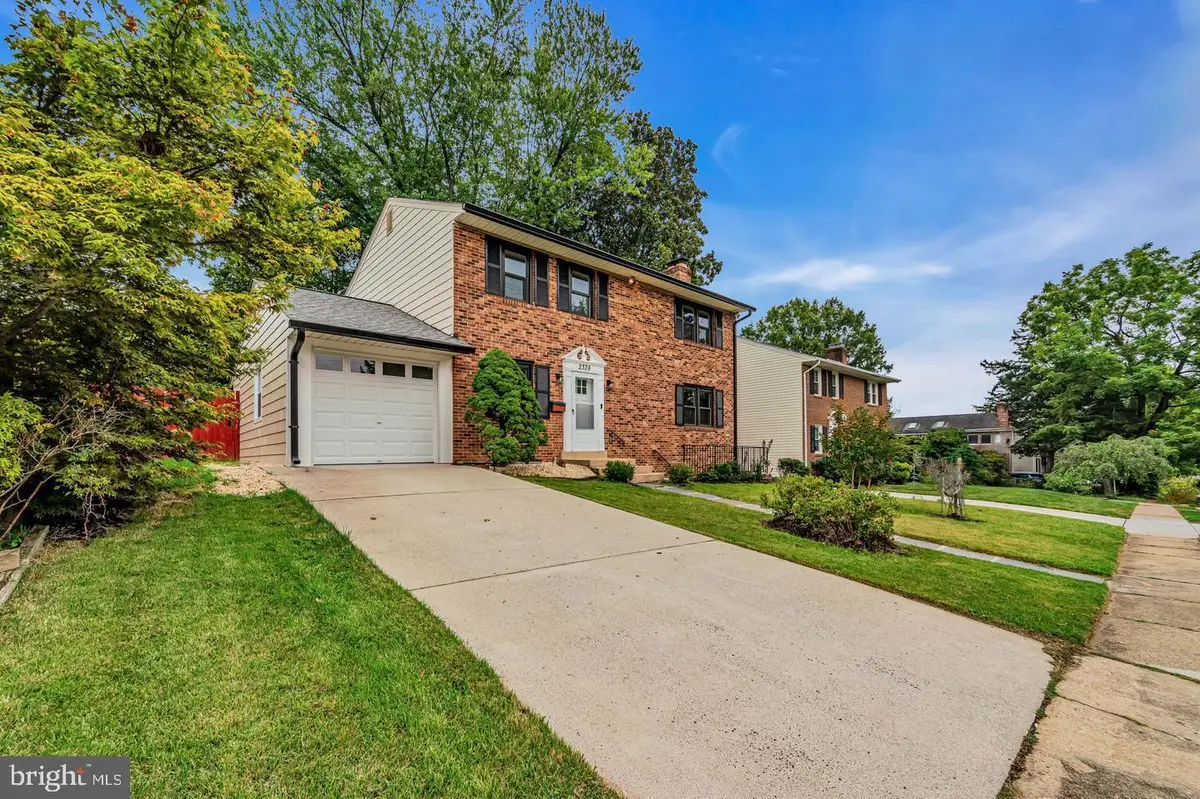 2339 N Powhatan St, Arlington, VA 22205 - Image #1