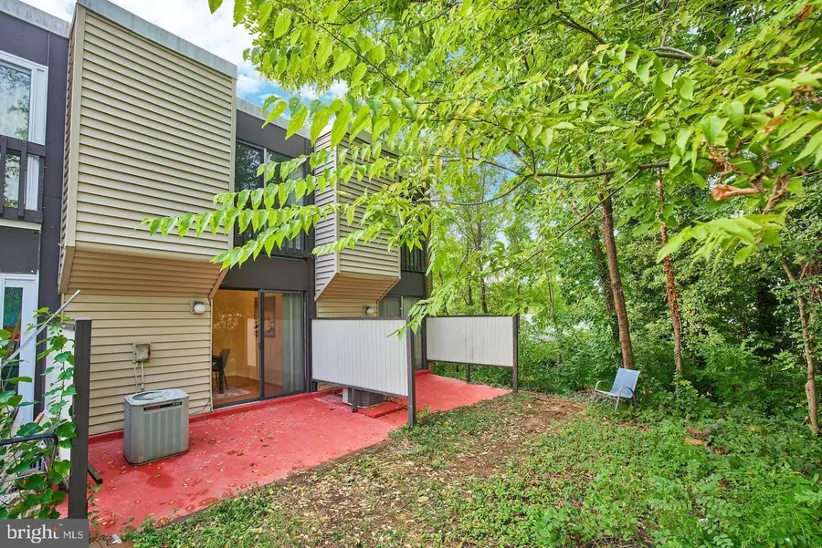 1231 N Quinn St, Arlington, VA 22209 - #2