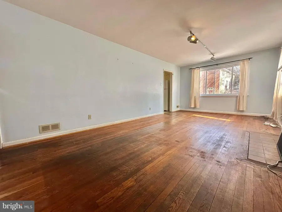 1818 N Adams St, Arlington, VA 22201 - #2