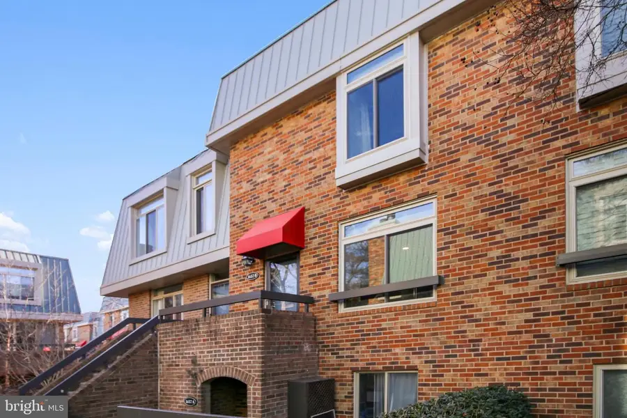 1657 S Hayes St #b, Arlington, VA 22202 - #2