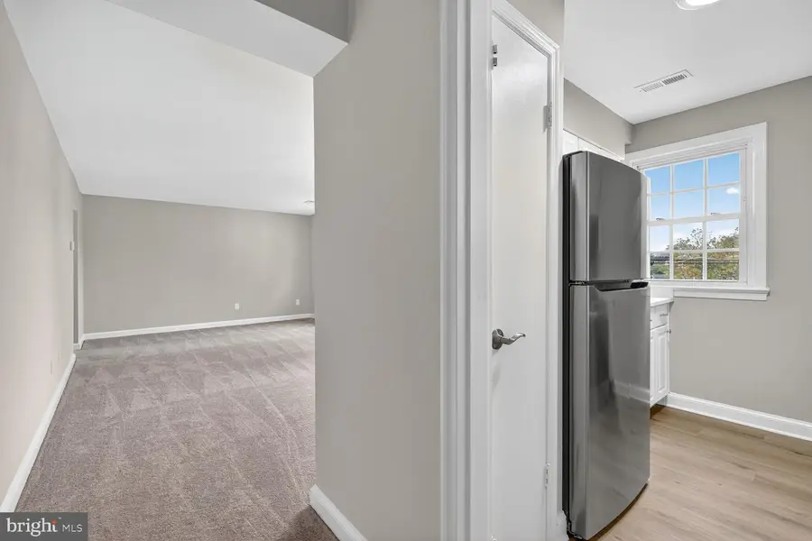 1315-unit #204 S Walter Reed Dr #204, Arlington, VA 22204 - #3