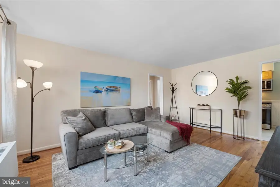 2051 N Woodstock St #201, Arlington, VA 22207 - #2