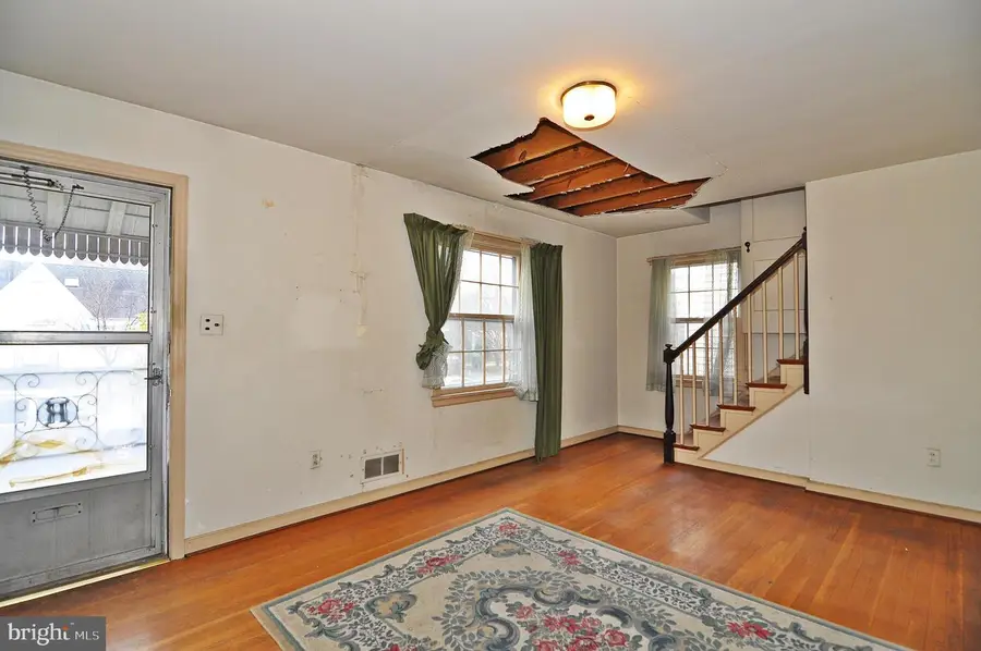901 17th St S, Arlington, VA 22202 - #2