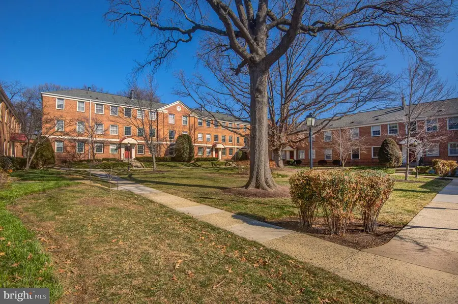 2509 Arlington Blvd #301, Arlington, VA 22201 - #2