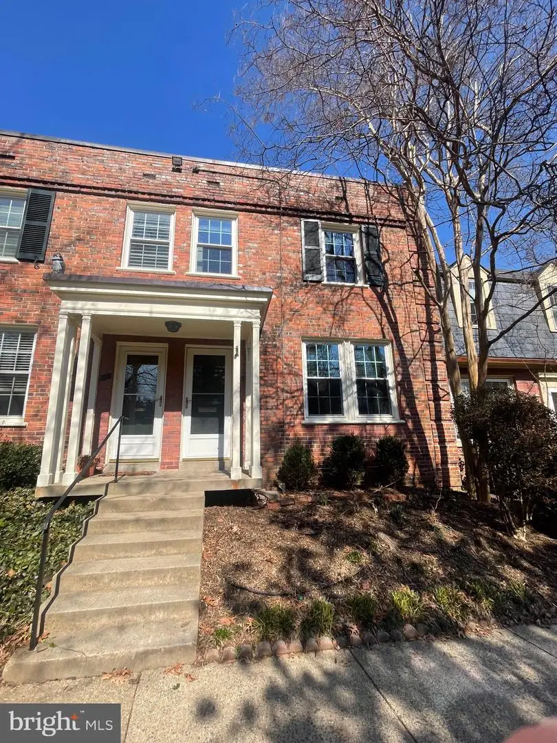 1415 S Barton St S #255, Arlington, VA 22204 - #2