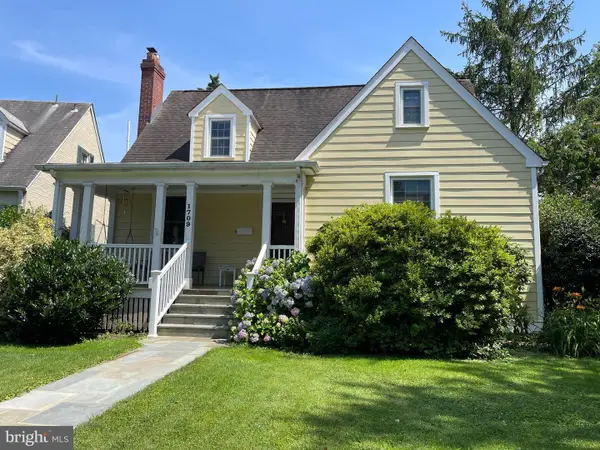 1709 N Calvert St, ARLINGTON, VA 22201