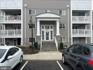 4167 S Four Mile Run Dr #401, Arlington, VA 22204 - #1