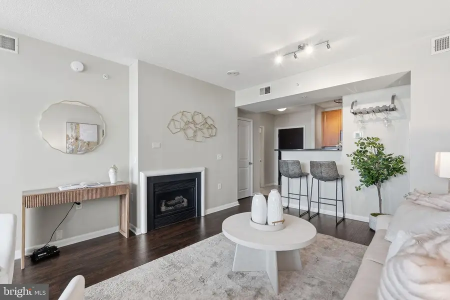 851 N Glebe Rd #1914, Arlington, VA 22203 - #3