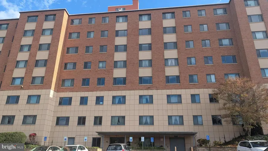 1300 S Arlington Ridge Rd #702, Arlington, VA 22202 - #2