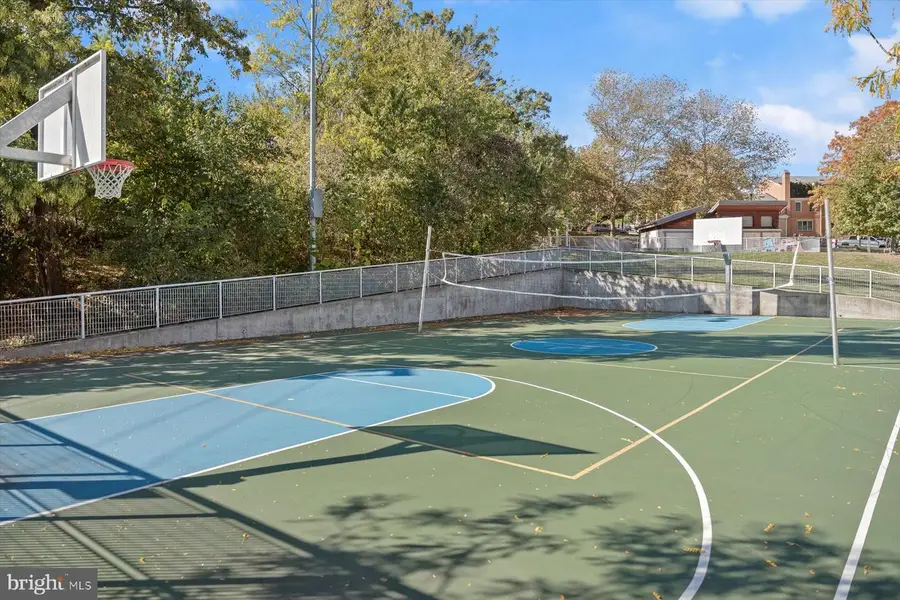 2239 Fairfax Dr N, Arlington, VA 22201 - #3