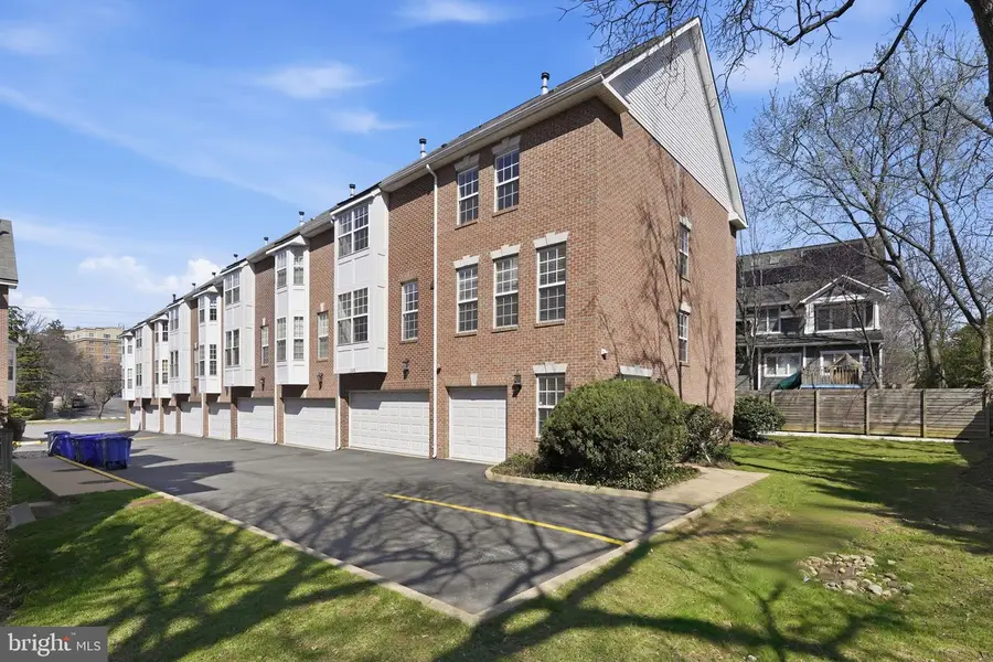 2322 Langston Blvd, Arlington, VA 22201 - #2