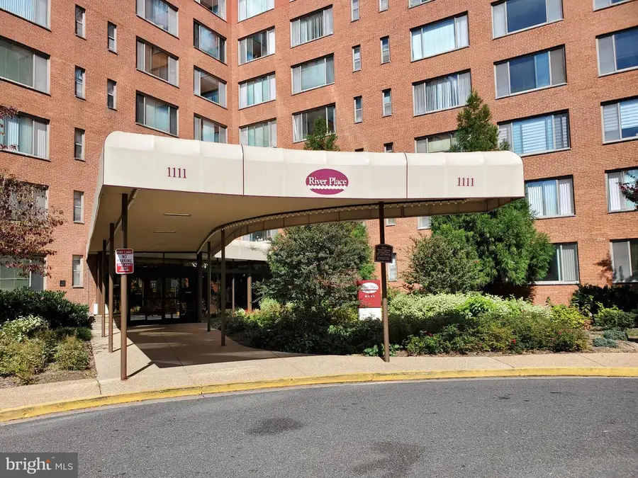 1111 N Arlington Blvd #623, Arlington, VA 22209 - #2