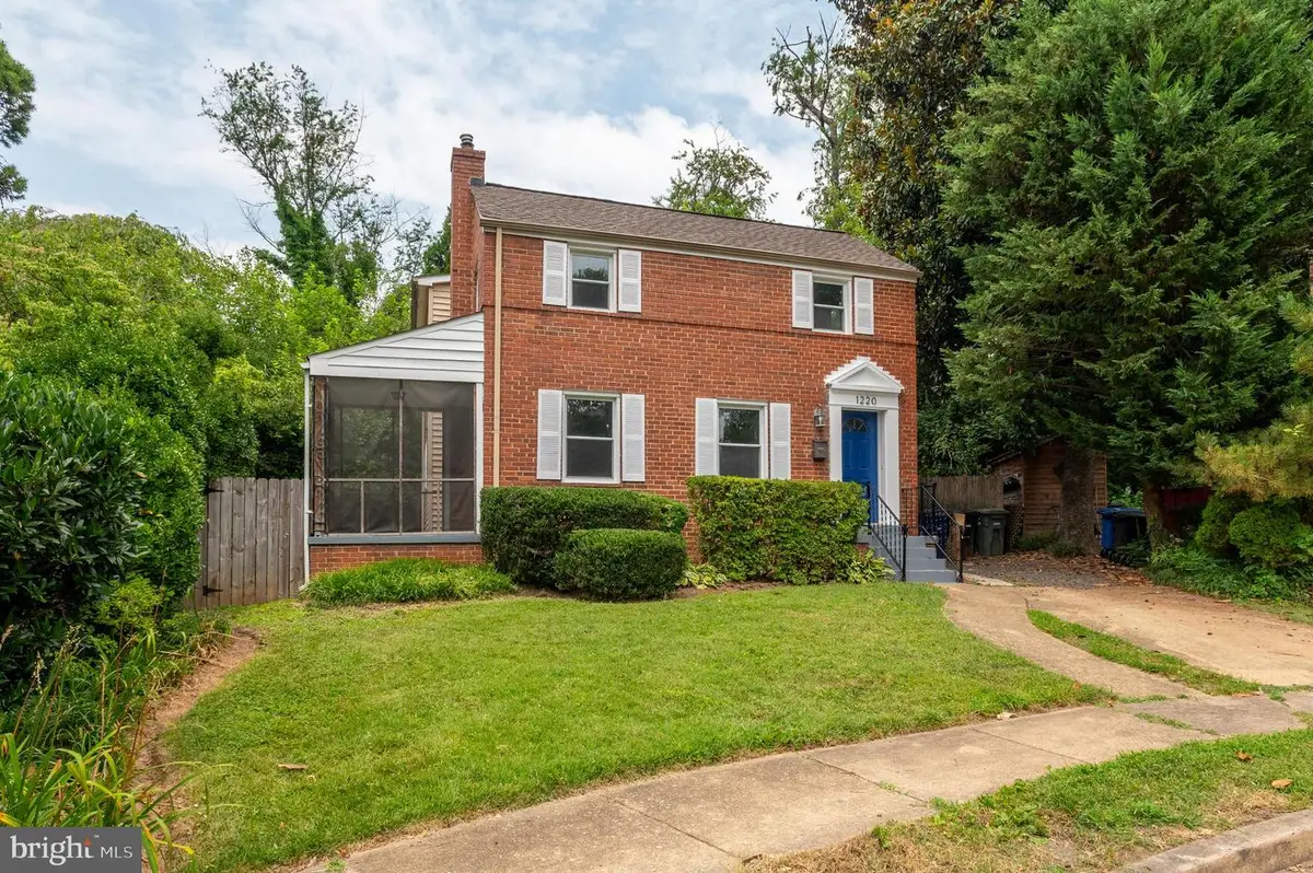 1220 N Livingston St, Arlington, VA 22205 - #1