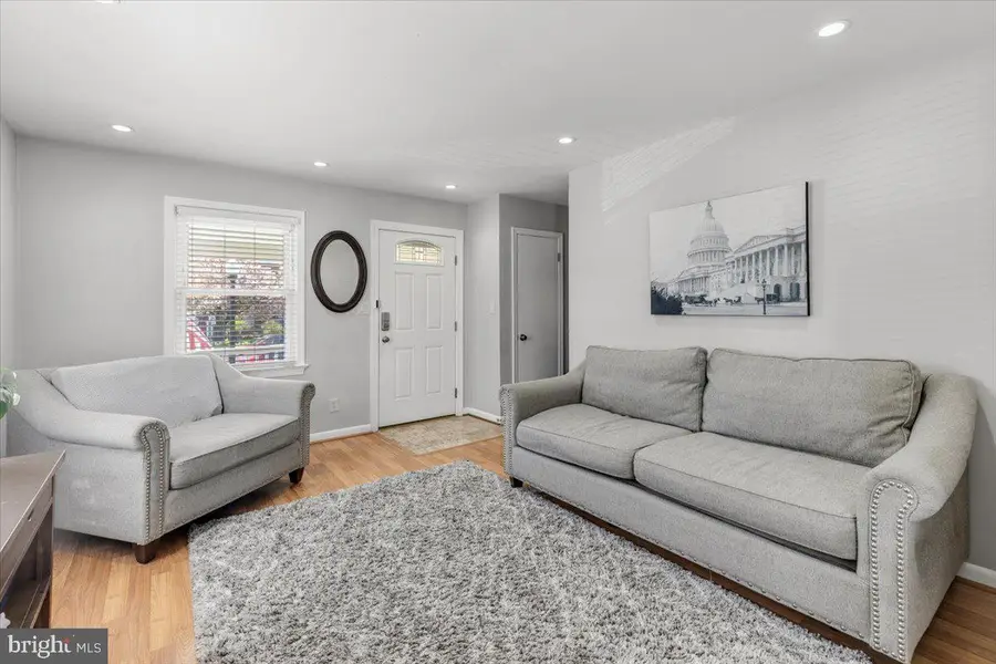 411 S Veitch St, Arlington, VA 22204 - #3