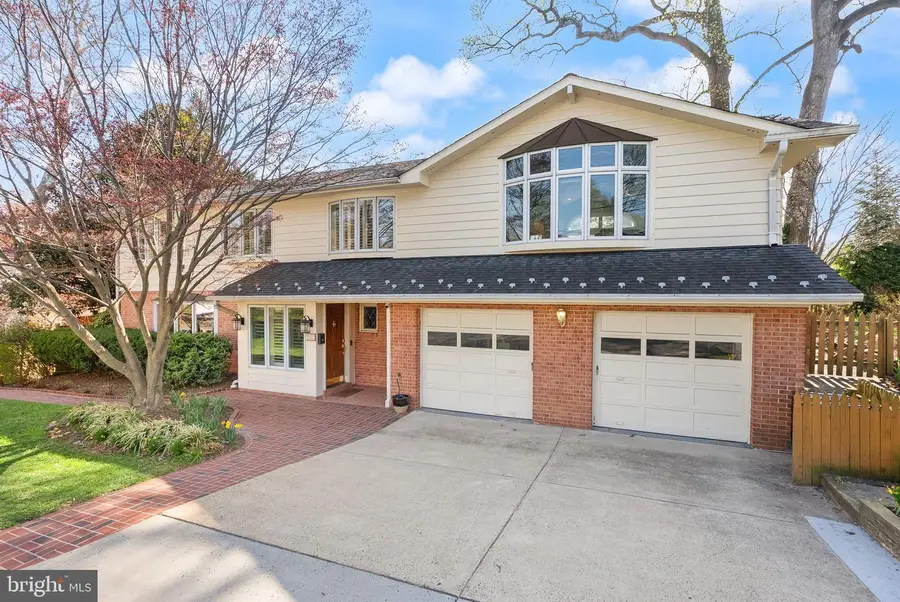 2501 N Nelson St N, Arlington, VA 22207 - #2