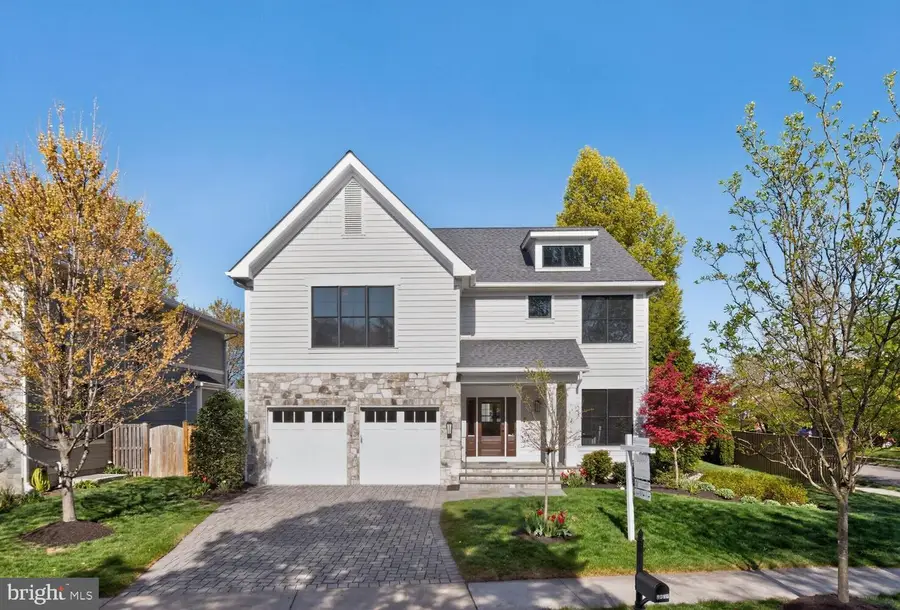 2421 N Buchanan St, Arlington, VA 22207 - #2