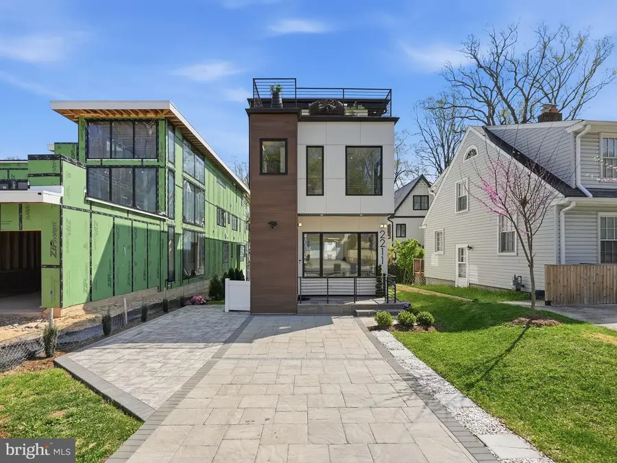 2211 Military Rd, Arlington, VA 22207 - #2