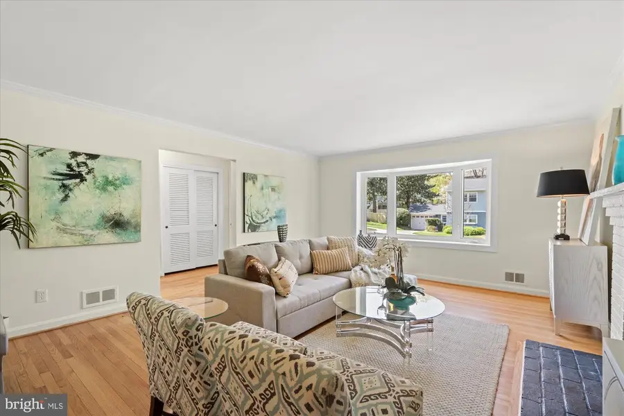 3907 N Woodstock St, Arlington, VA 22207 - #2