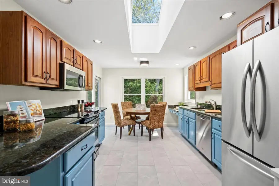 3907 N Woodstock St, Arlington, VA 22207 - #3