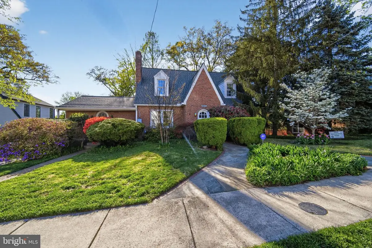 1700 N Stafford St, Arlington, VA 22207 - #1