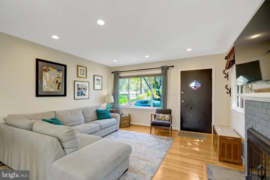 912 N Jacksonville St, Arlington, VA 22205 - #3