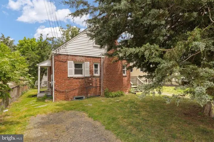 1607 13th St S, Arlington, VA 22204 - #2