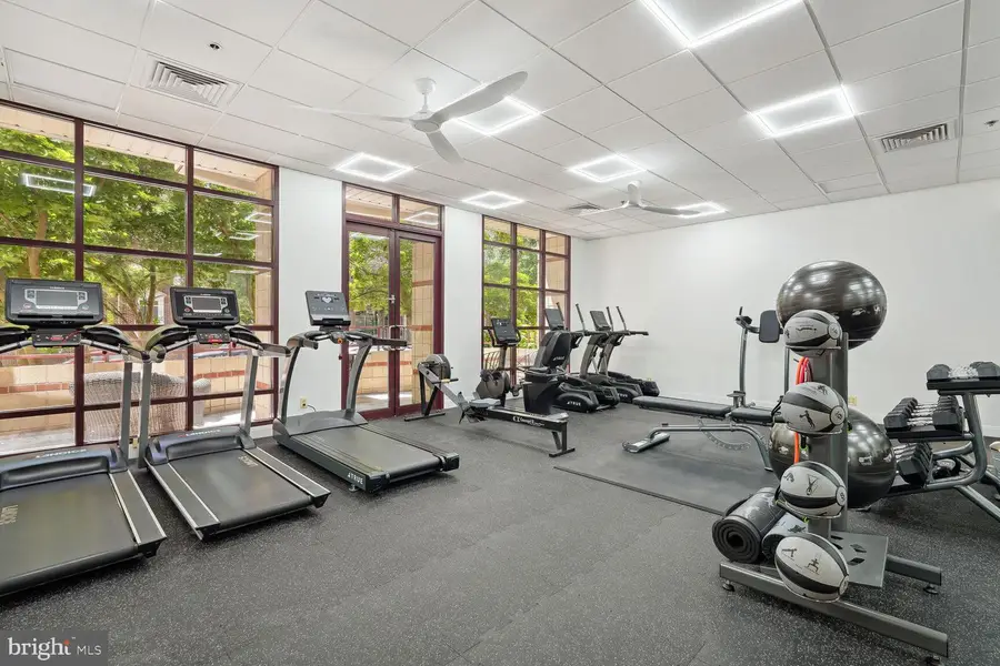 2400 Clarendon Blvd #103, Arlington, VA 22201 - #2