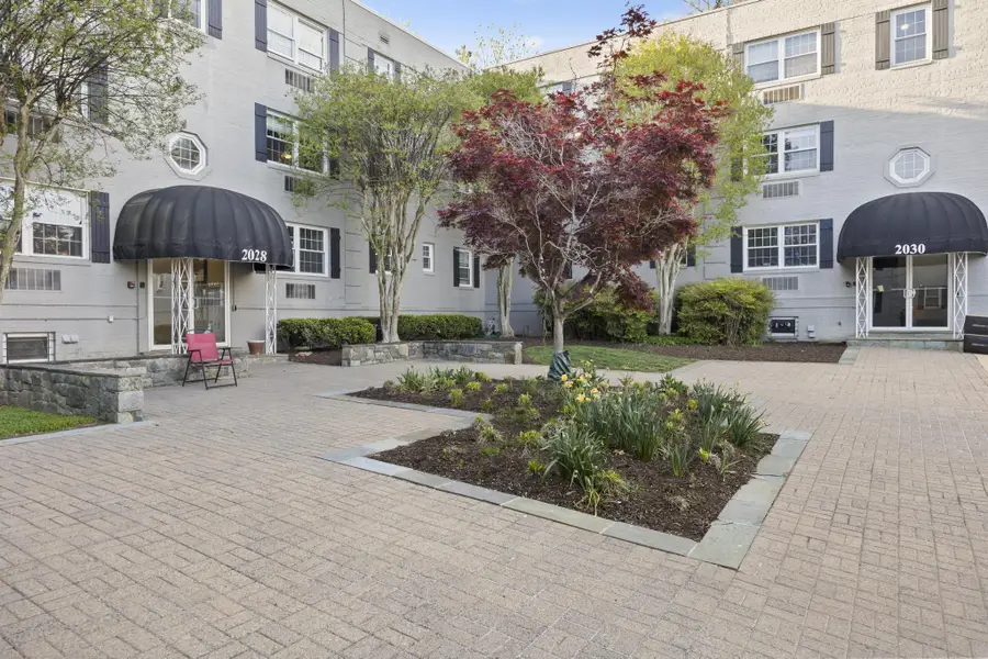 2030 N Vermont St N #102, Arlington, VA 22207 - #2