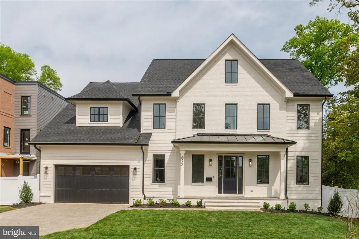 627 N Monroe St, Arlington, VA 22201 - #1