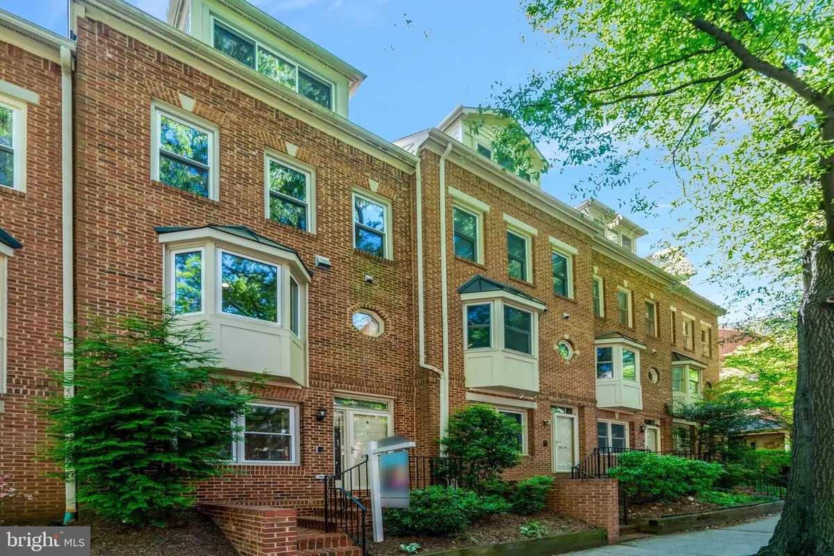 2622 N Fairfax Dr, Arlington, VA 22201 - #1