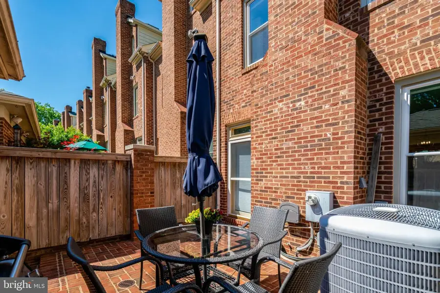 2622 N Fairfax Dr, Arlington, VA 22201 - #2