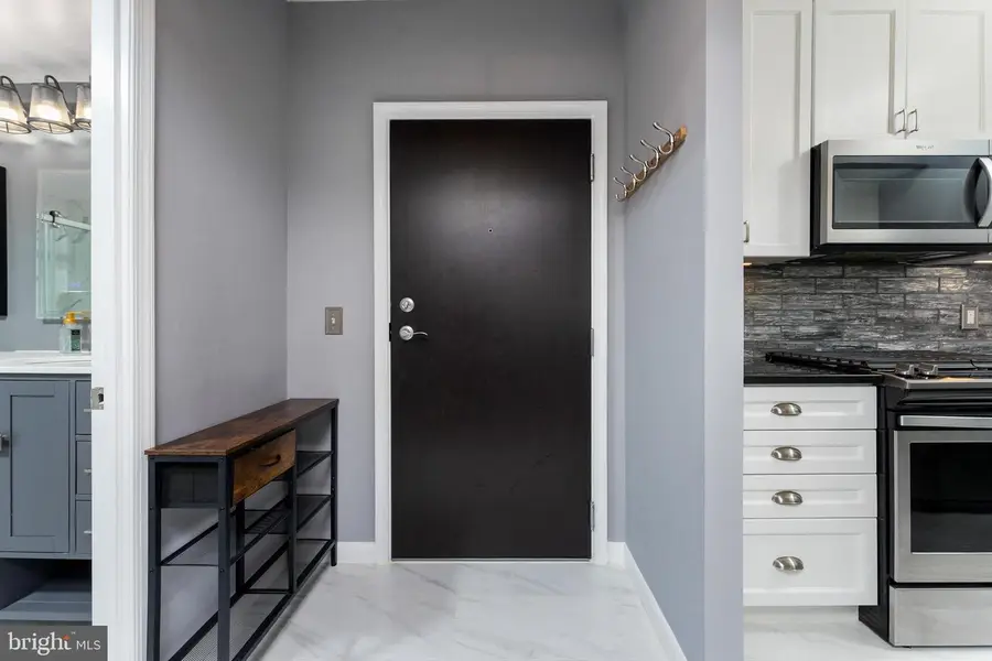 851 N Glebe Rd #1818, Arlington, VA 22203 - #3