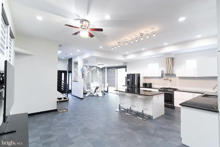 900 20th St S, Arlington, VA 22202 - #3