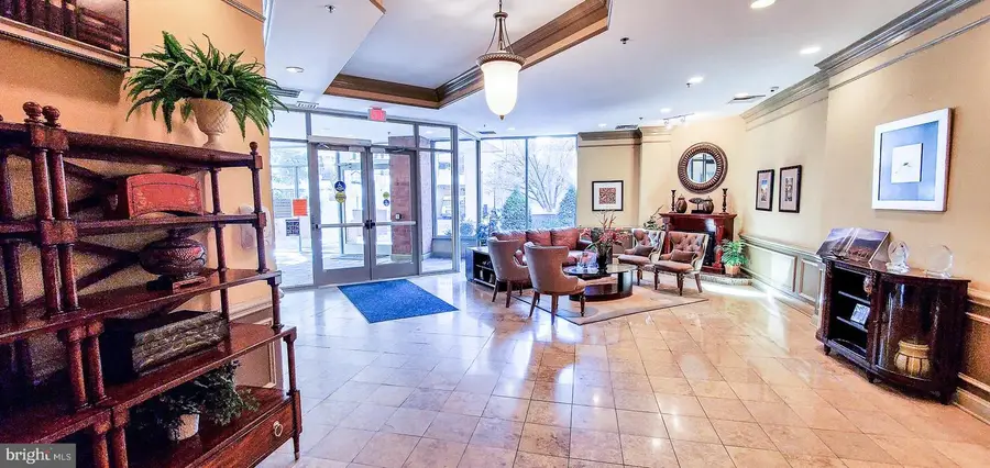 1001 N Vermont St #811, Arlington, VA 22201 - #3
